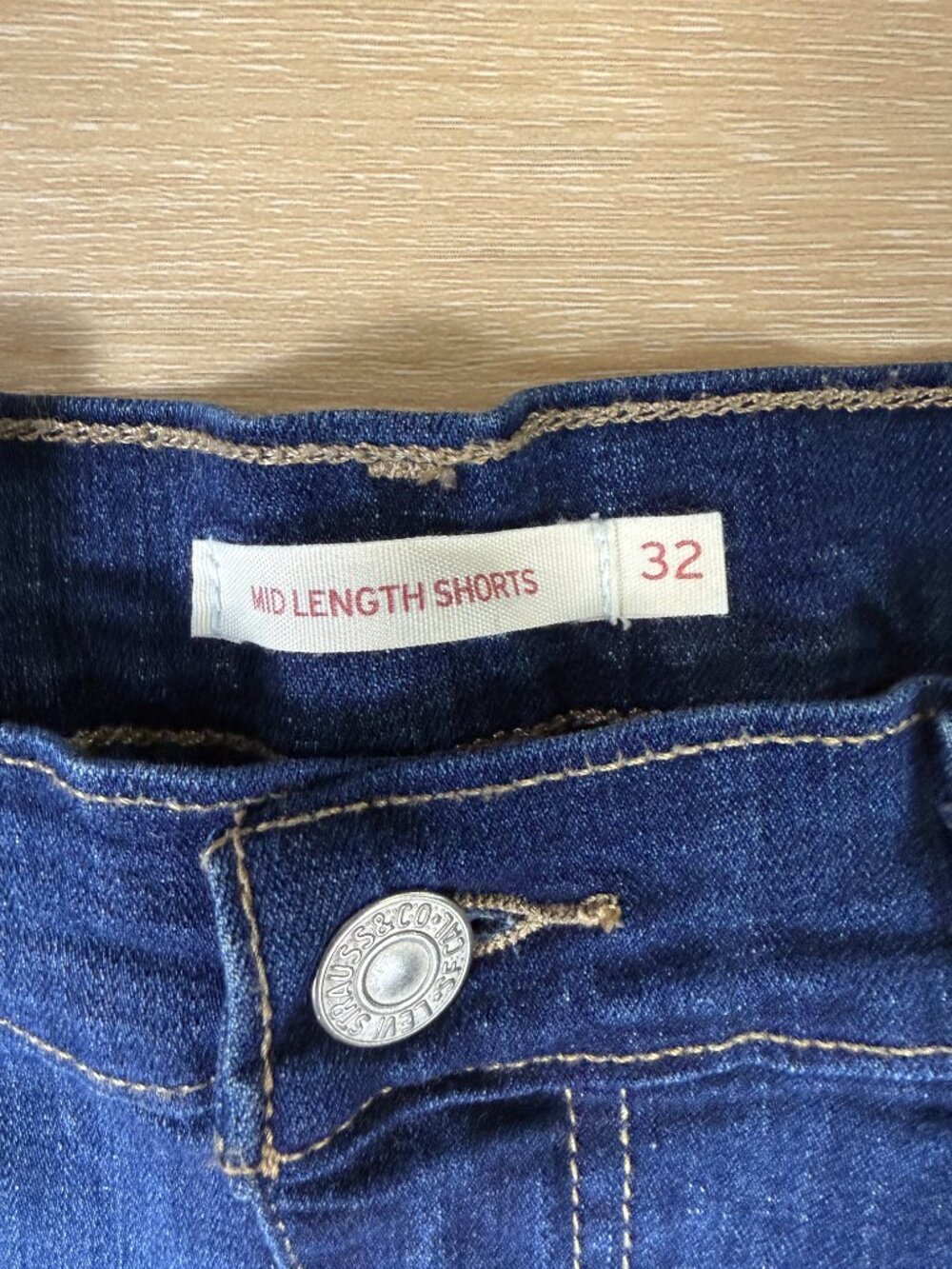 Levi's Mid Length Dark Indigo Wash Cuffed Denim Shorts | 32 - Picture 3 of 5